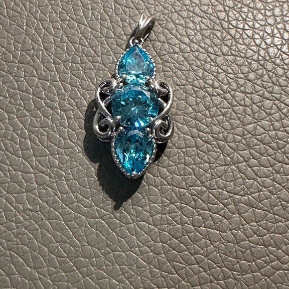 Elegant Blue 925 Silver Pendant - Picture 3 of 4